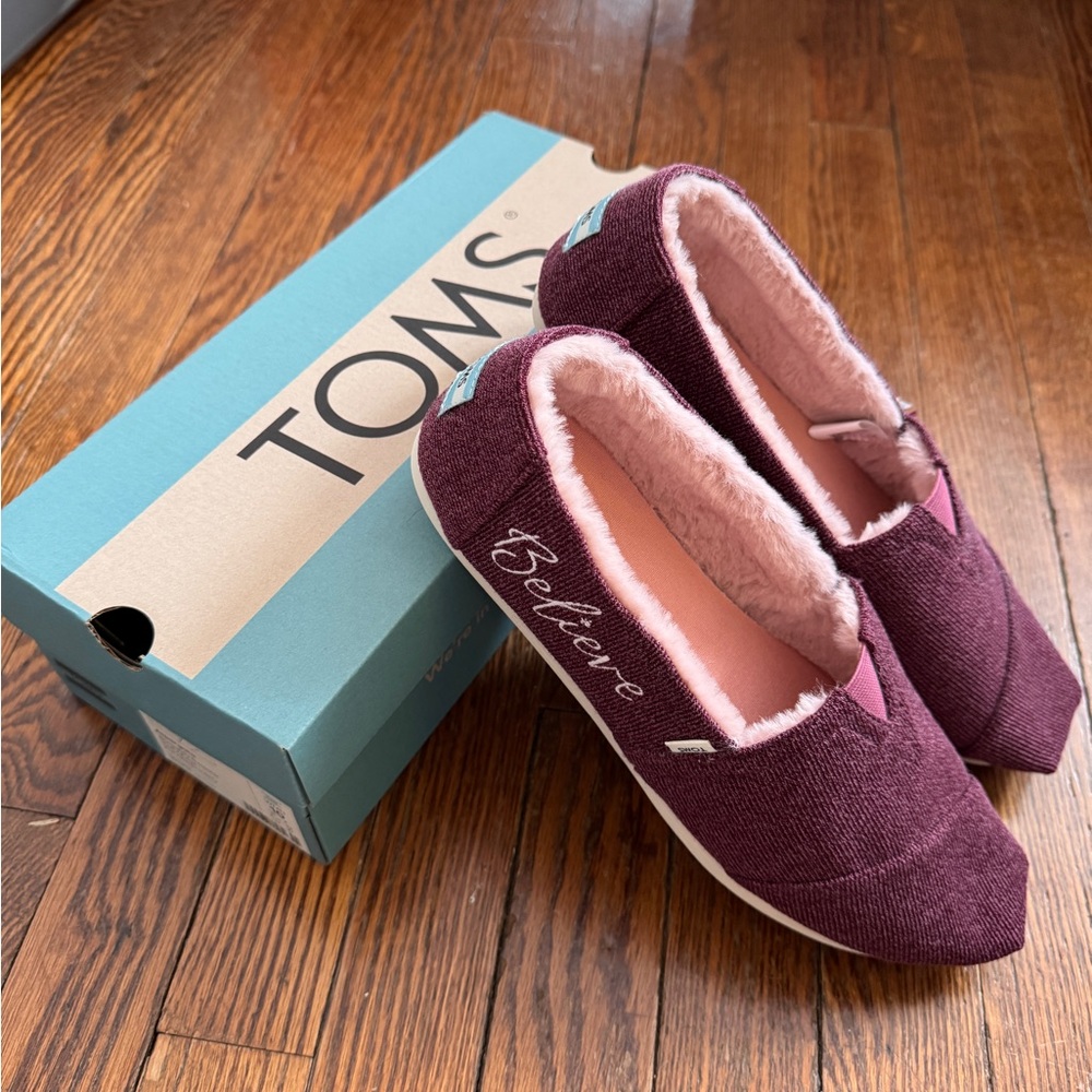Special edition burgundy “Believe” Toms NWT